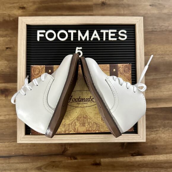 NIB Footmates White Leather Todd Boots 5 - Picture 1 of 11